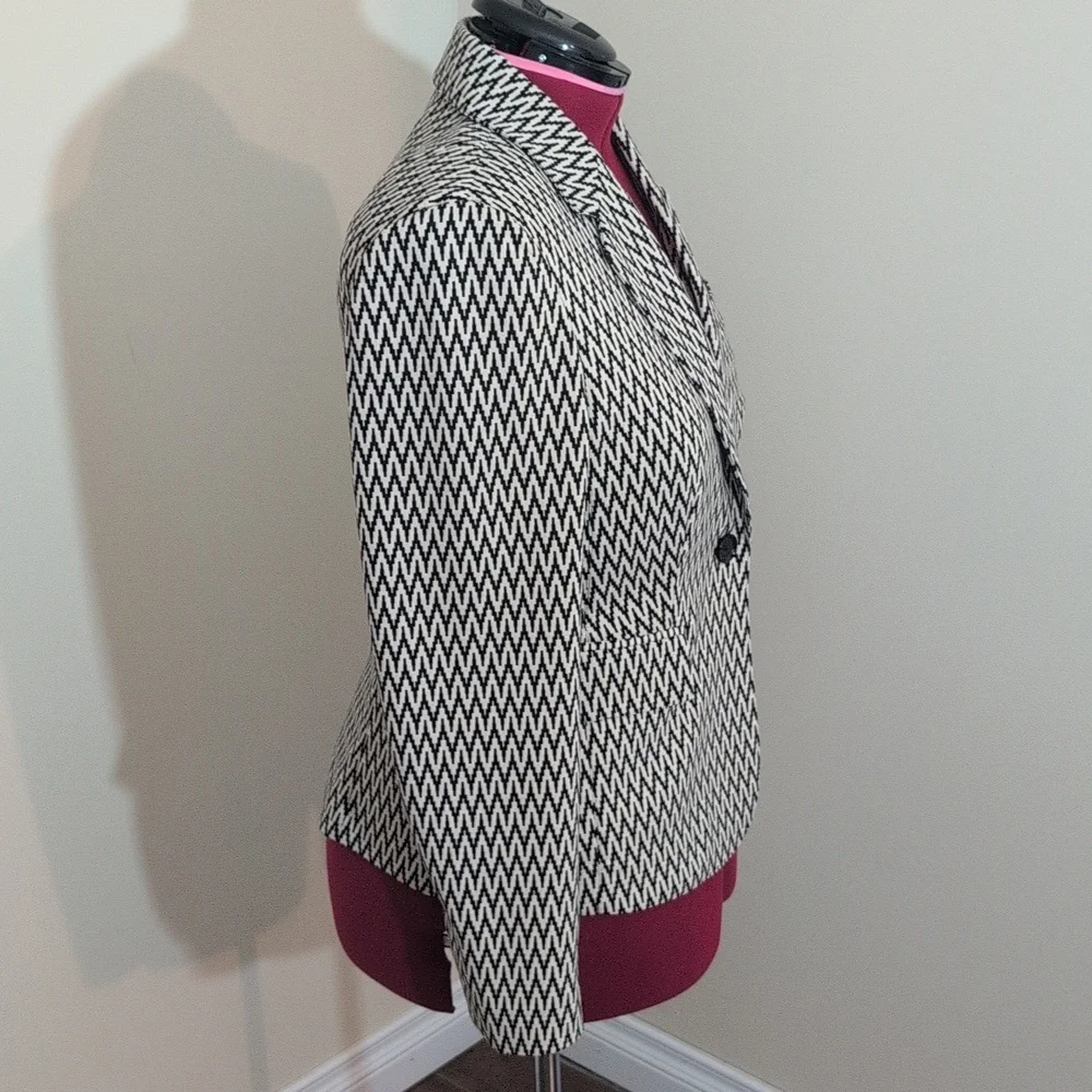 Marc Aurel| Women's Black and White Herringbone Blazer With Shoulder Pads - Picture 4 of 16